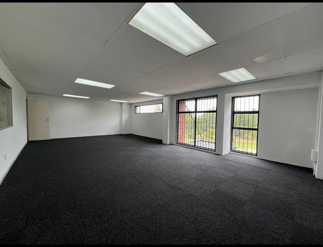 363M² WAREHOUSE TO LET IN OLIVEDALE